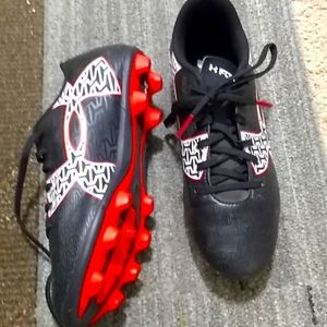 Under Armour Soccer cleats size 3Y
